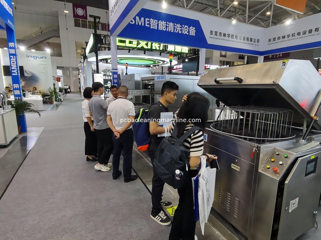 PCBA बैच टाइप स्प्रे वॉश डिफ्लक्स मशीन 3 स्प्रे मैनिफोल्ड्स 2 लेयर्स PCBA बास्केट 1वॉश कैबिनेट;