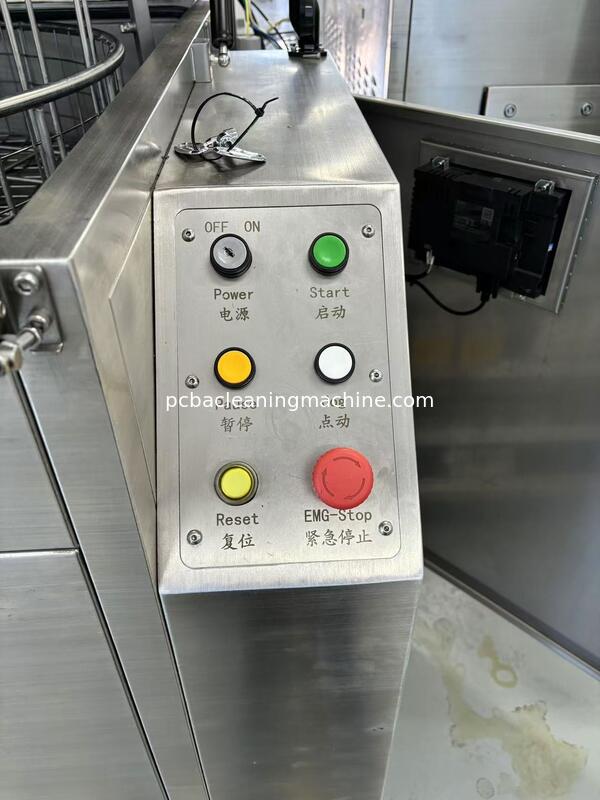 पीएलसी स्वचालित नियंत्रण पैलेट सफाई मशीन जिसमें 80L तरल टैंक क्षमता और 5 से 15 मिनट का सुखाने का समय है जो विभिन्न पैलेट प्रकारों के लिए उपयुक्त है